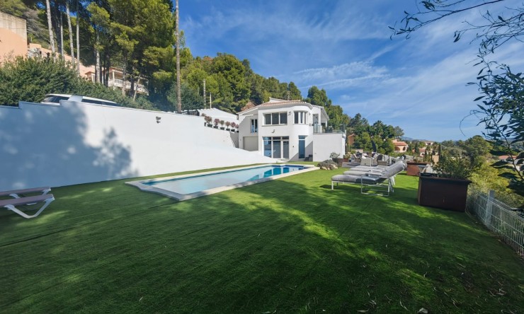 Resale - Villa -
Calpe / Calp - Oltamar - Cucarres