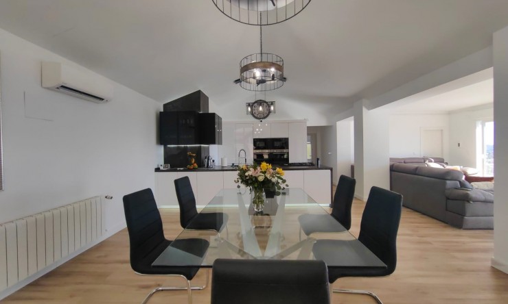 Resale - Villa -
Calpe / Calp - Oltamar - Cucarres