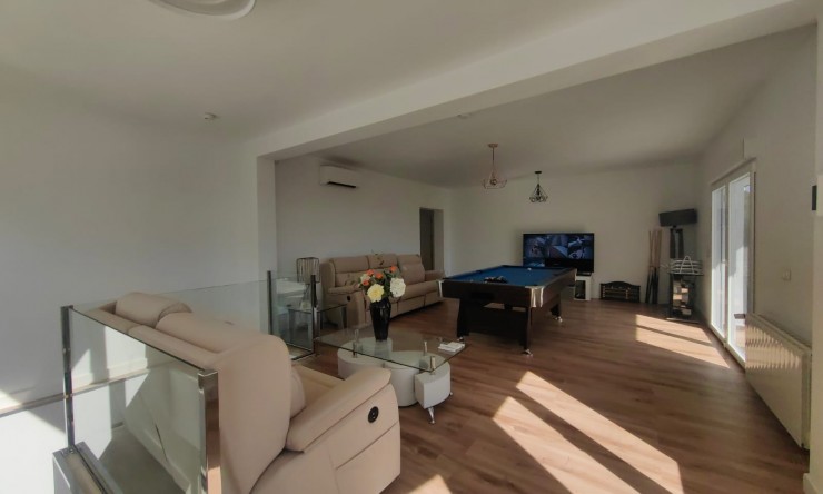 Resale - Villa -
Calpe / Calp - Oltamar - Cucarres