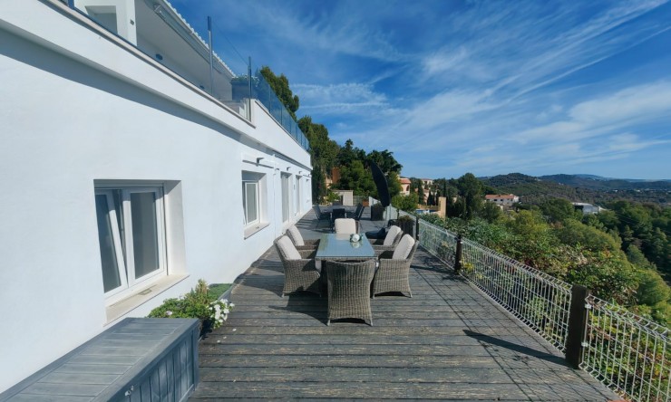 Resale - Villa -
Calpe / Calp - Oltamar - Cucarres