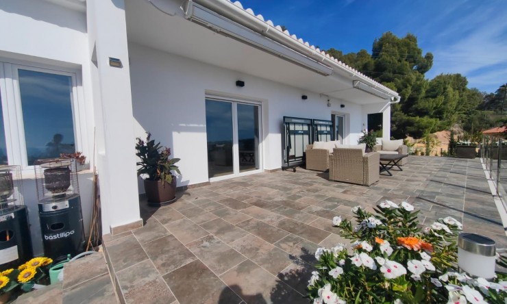 Resale - Villa -
Calpe / Calp - Oltamar - Cucarres