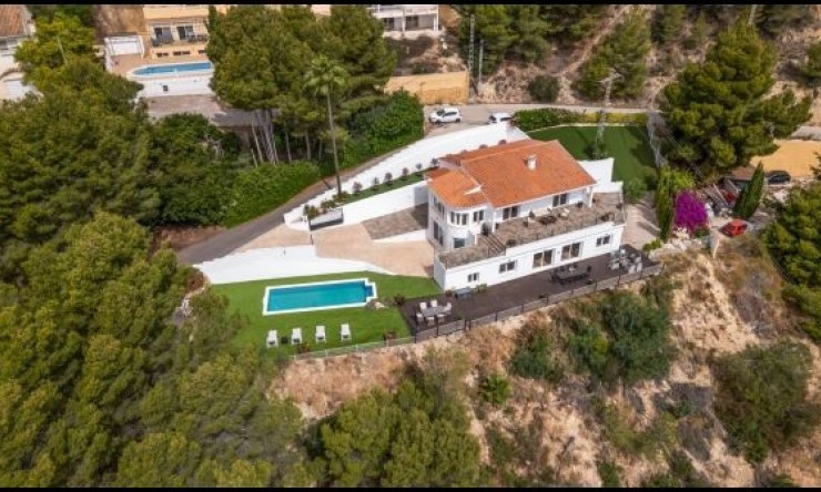 Resale - Villa -
Calpe / Calp - Oltamar - Cucarres