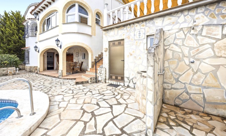 Rynek Wtórny - Willa -
Denia - La Pedrera - Vessanes