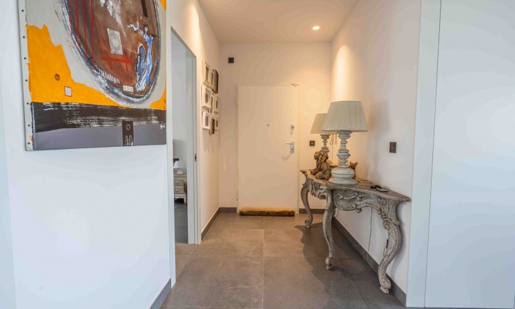 Resale - Villa -
Finestrat