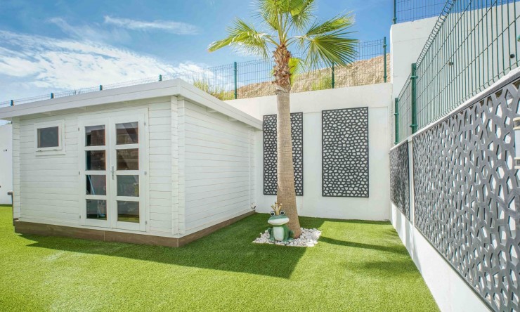 Resale - Villa -
Finestrat