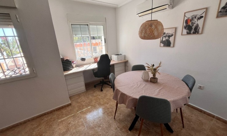 Resale - Villa -
Villamartin