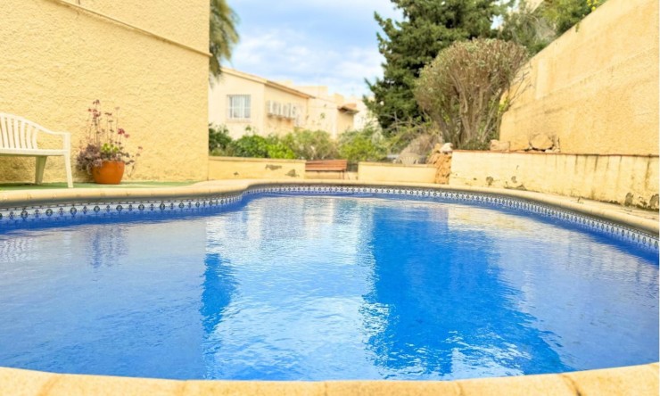 Resale - Apartment -
Albir