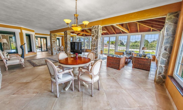 Reventa - Villa -
Pedreguer