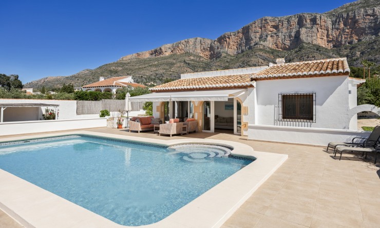 Resale - Villa -
Jávea / Xàbia - Montgó - Ermita