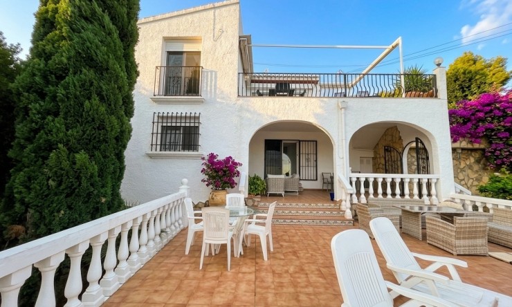 Rynek Wtórny - Willa -
Pego