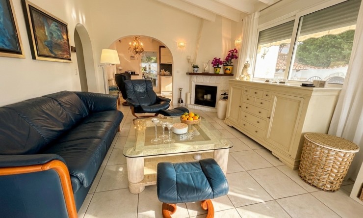 Rynek Wtórny - Willa -
Pego