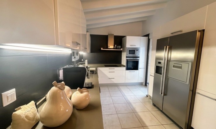 Rynek Wtórny - Willa -
Pego