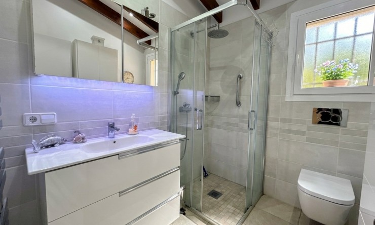 Rynek Wtórny - Willa -
Pego