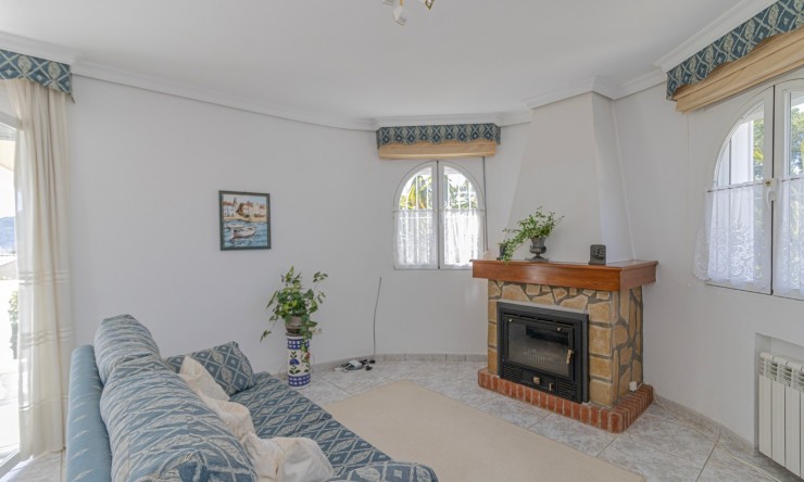 Resale - Villa -
Calpe - Carrio