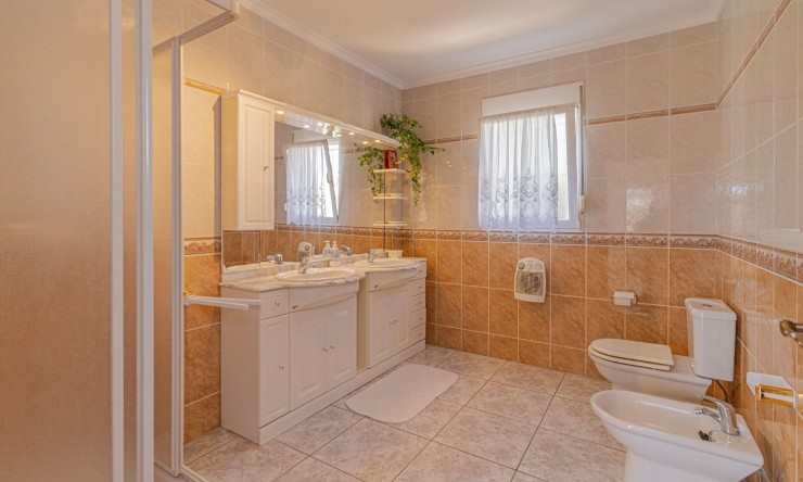 Resale - Villa -
Calpe - Carrio