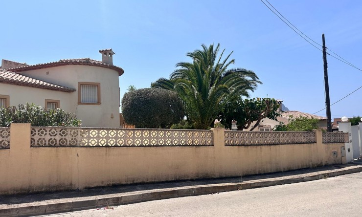 Resale - Villa -
Calpe - Carrio