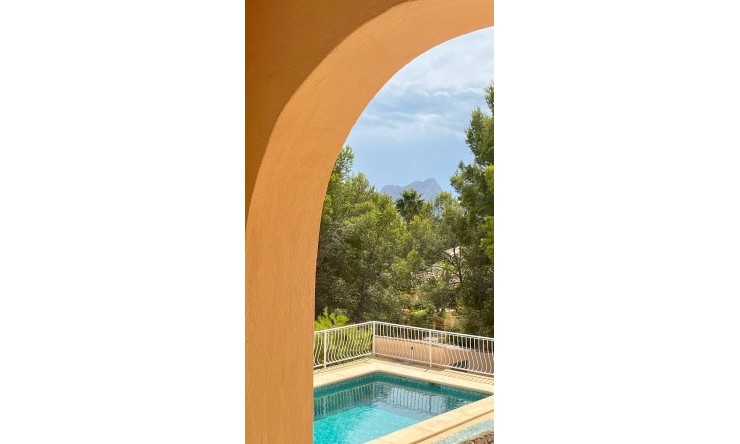 Resale - Villa -
Benissa - La Fustera