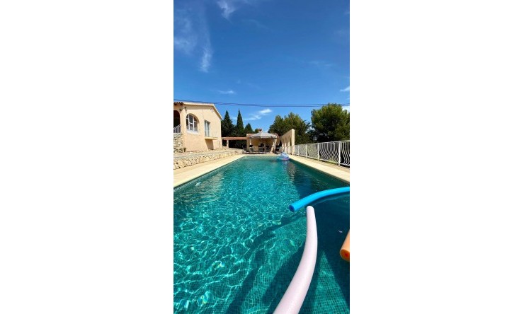 Resale - Villa -
Benissa - La Fustera