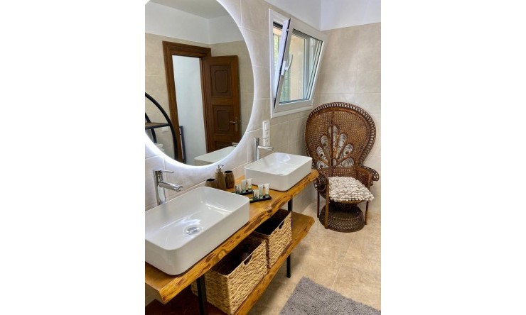 Resale - Villa -
Benissa - La Fustera