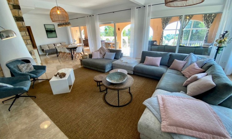 Resale - Villa -
Benissa - La Fustera