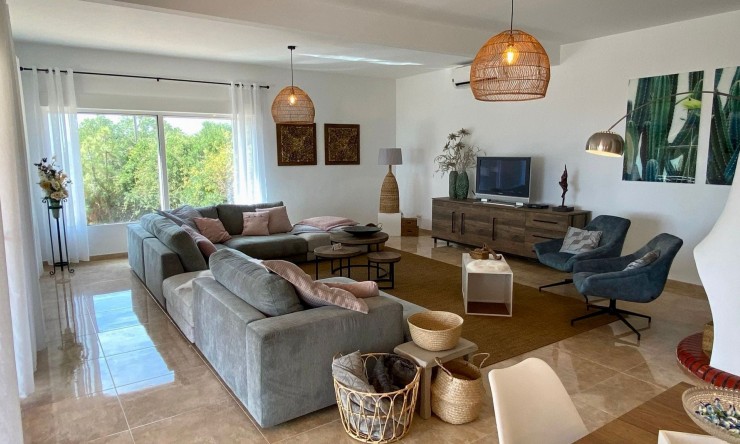 Resale - Villa -
Benissa - La Fustera