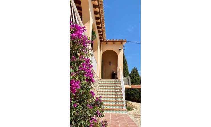 Resale - Villa -
Benissa - La Fustera