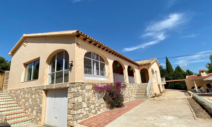 Resale - Villa -
Benissa - La Fustera