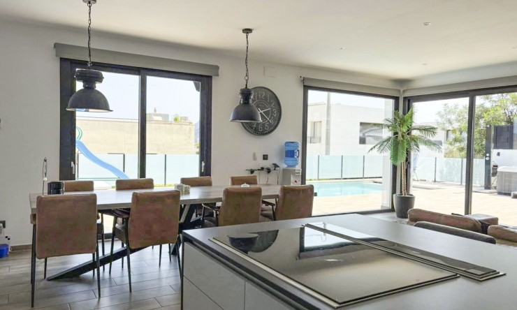 Resale - Villa -
Calpe - Benicolada