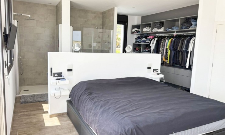 Resale - Villa -
Calpe - Benicolada