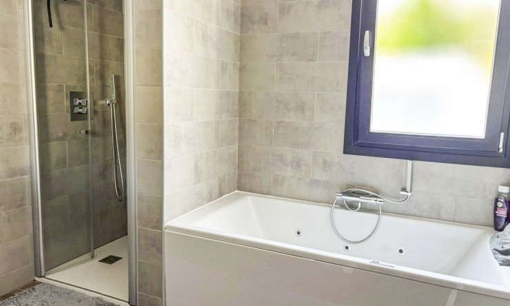 Resale - Villa -
Calpe - Benicolada