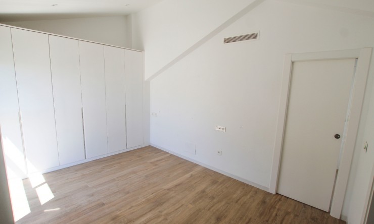 Resale - Villa -
Polop