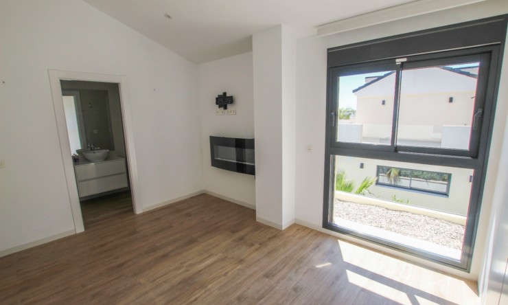 Resale - Villa -
Polop