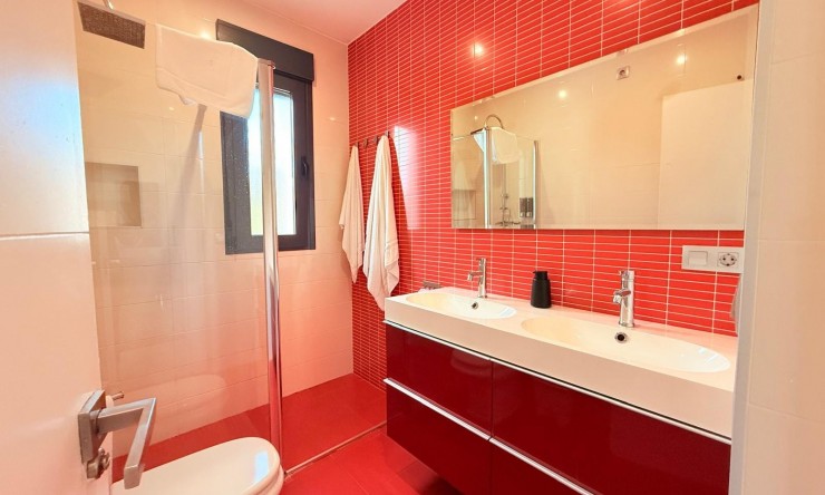 Resale - Villa -
Altea