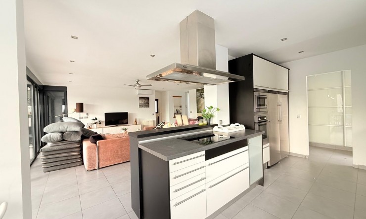 Resale - Villa -
Altea