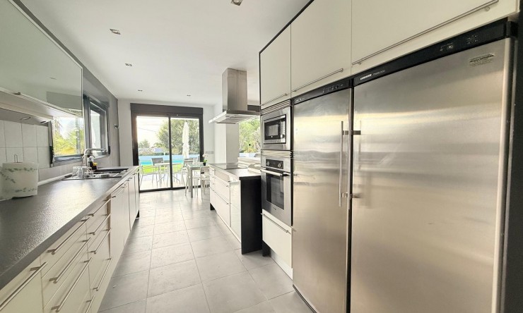 Resale - Villa -
Altea