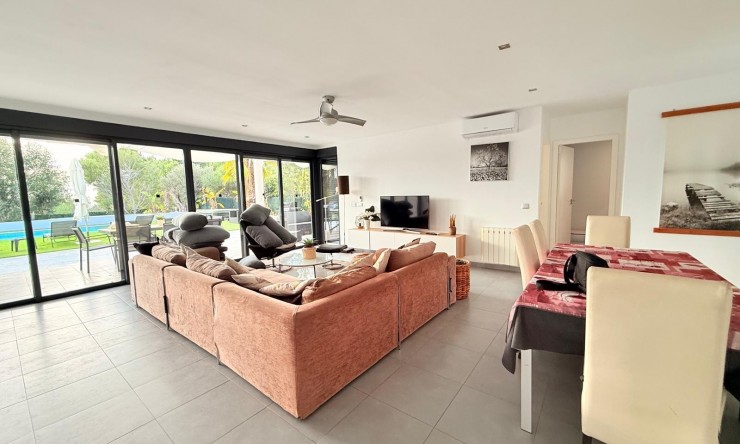 Resale - Villa -
Altea
