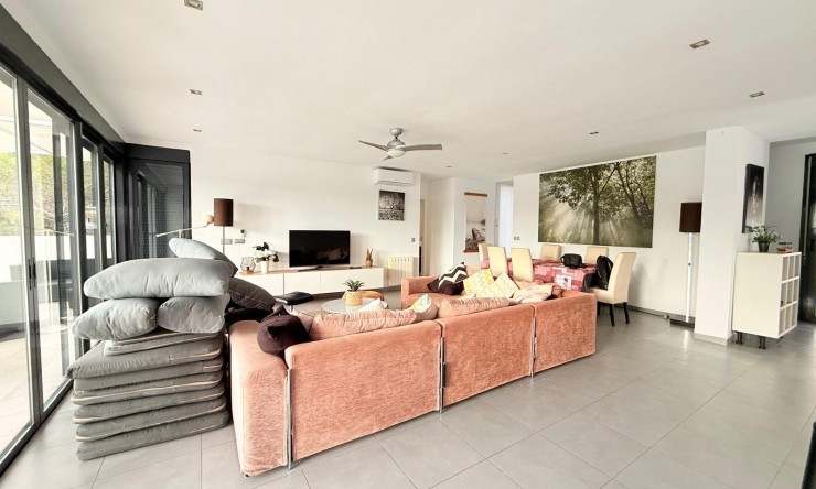 Resale - Villa -
Altea