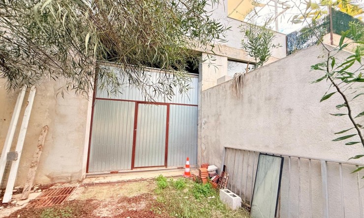 Resale - Villa -
Altea