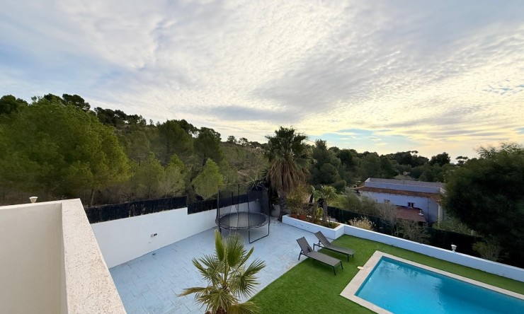 Resale - Villa -
Altea