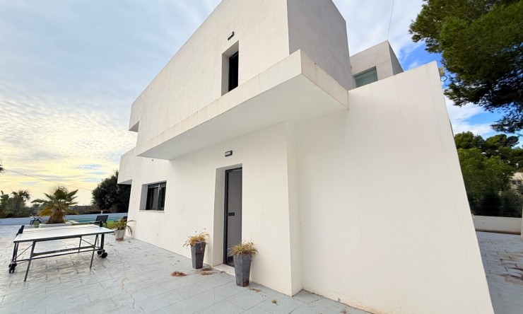 Resale - Villa -
Altea