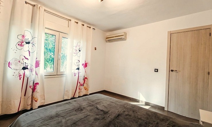 Resale - Villa -
Calpe / Calp - Carrió - La Merced - Los Pinos