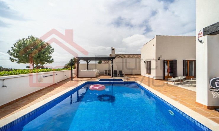 Herverkoop - Villa -
El Valle Golf Resort