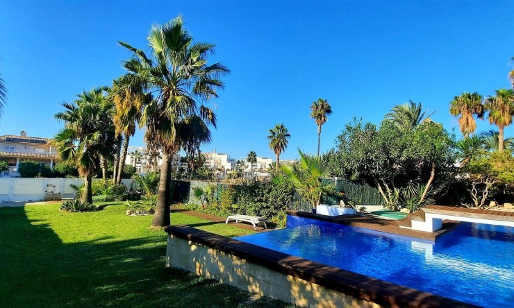 Reventa - Villa -
La Manga del Mar Menor