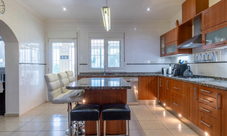 Reventa - Villa -
Lo Santiago,