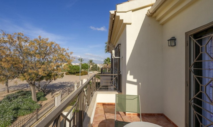 Resale - Townhouse -
San Cayetano
