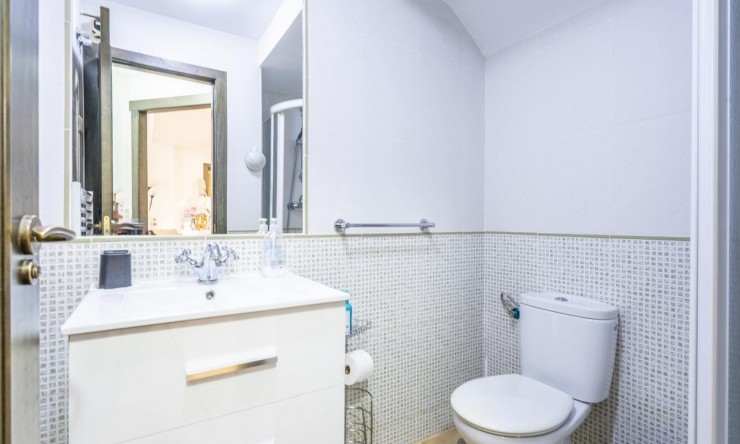 Resale - Townhouse -
San Cayetano
