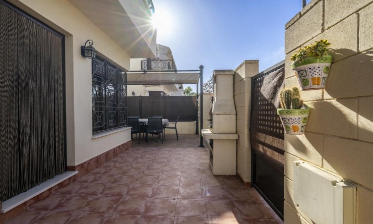 Resale - Townhouse -
San Cayetano