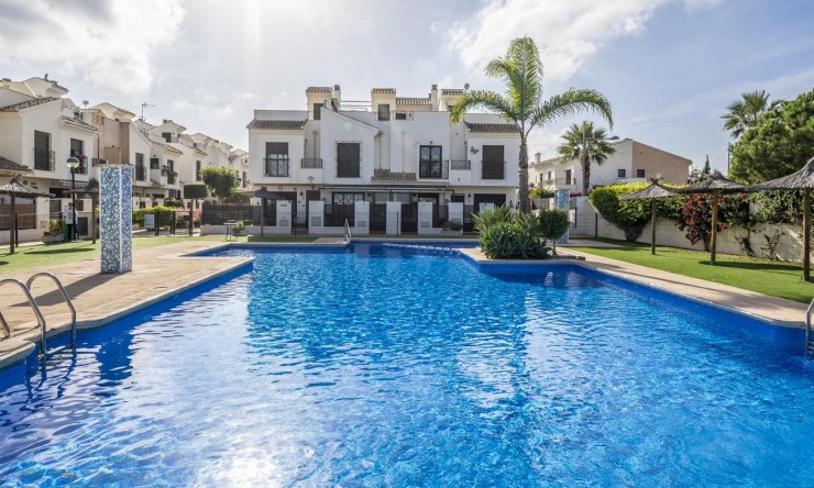 Resale - Townhouse -
San Cayetano