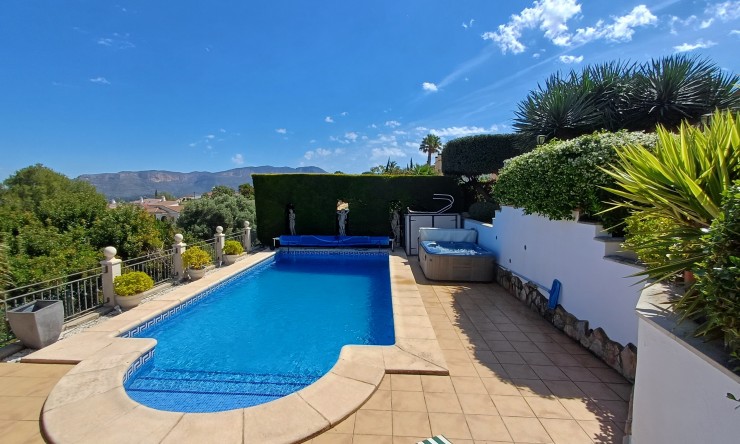 Neue Gebäude - Villa -
Gata de Gorgos