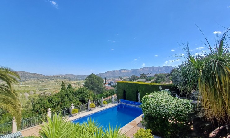 Neue Gebäude - Villa -
Gata de Gorgos